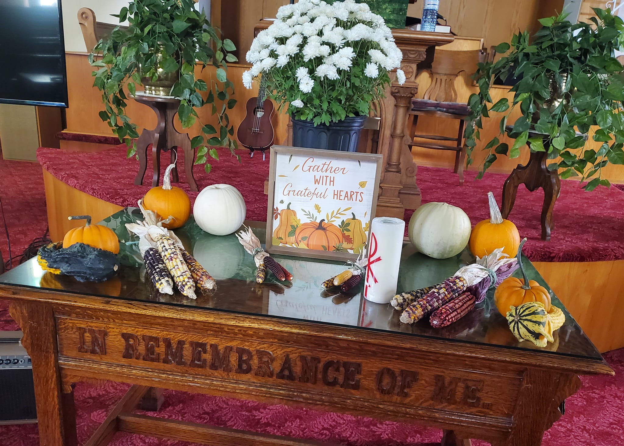 Community volunteers and outreach ministry from Bloomfield United Church serving Prince Edward County